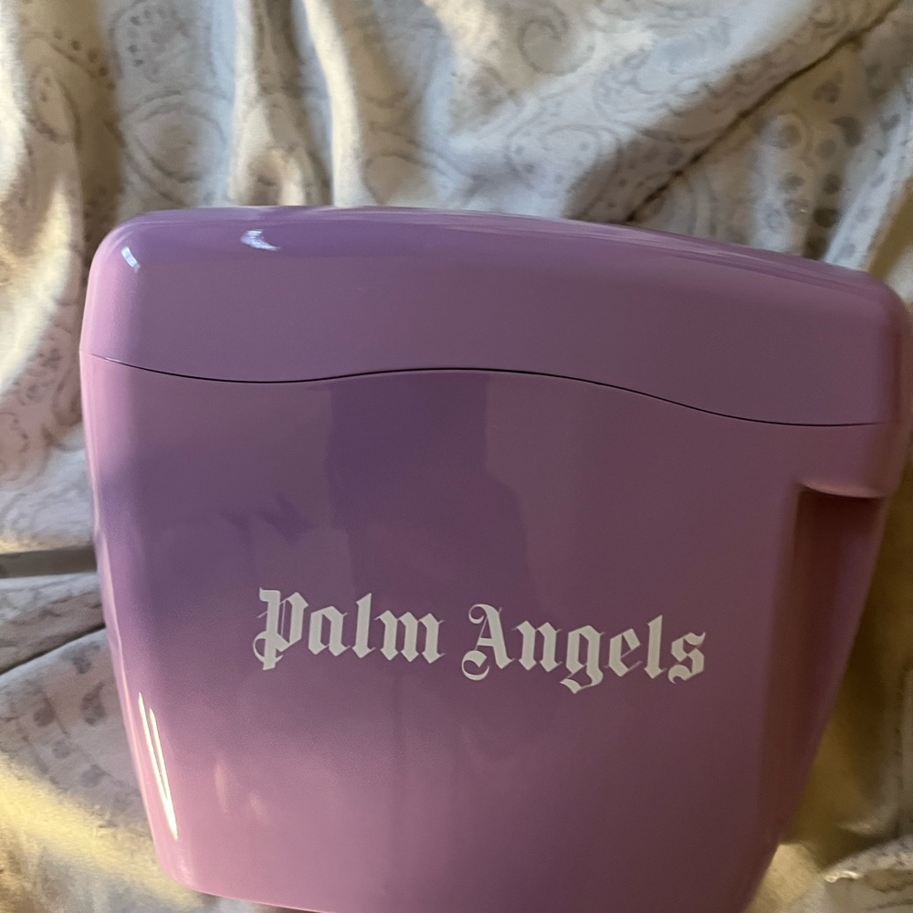 Palm Angels Lavender Accent
Cross body chain broke